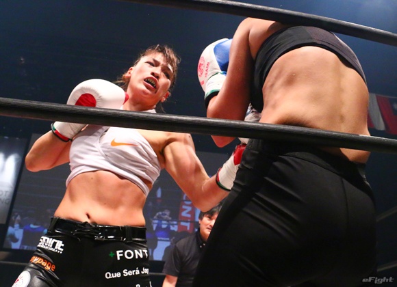 シュートボクシング Renaが圧倒tko勝ち Mioはトーナメント制覇 Efight イーファイト 格闘技情報を毎日配信