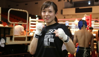 ボクシング 元キックボクサー 空手家の谷山佳菜子が12 1プロデビュー Efight イーファイト 格闘技情報を毎日配信