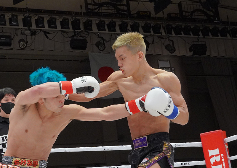 Rise 大崎一貴 三冠王 一航に勝利 風音はhiroyukiにダウン奪う快勝 Efight イーファイト 格闘技情報を毎日配信