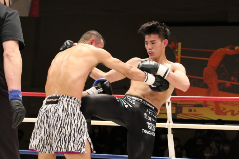 【シュートボクシング】海人がモハン・ドラゴンからダウン奪い判定勝利、笠原友希は宮崎就斗との王者対決を制する