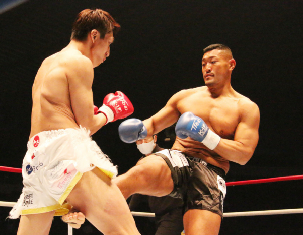 K-1】”極真”星龍之介、デビュー戦でRUIを初回KO！ - eFight【イー