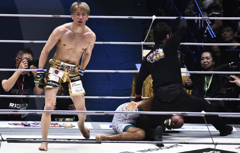 RIZIN】朝倉海、KO勝利で悲願の王座奪還！アーチュレッタがヒザ蹴りで