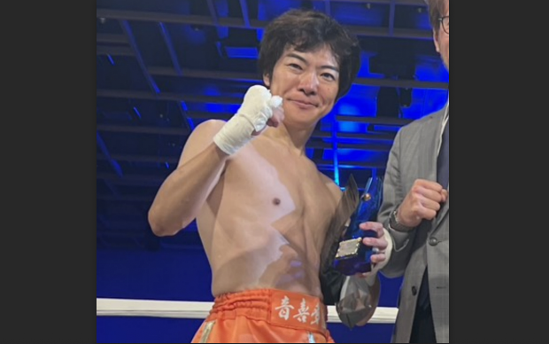 【キック】元参議院議員の音喜多駿がダウンを奪い初勝利!連敗続きからの脱却で「政治の世界でも、もう一度活躍したい」