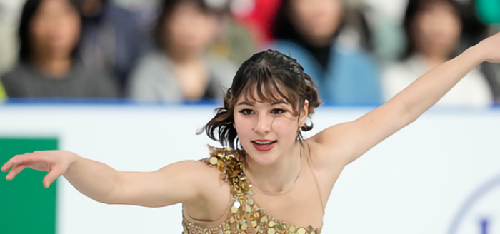 スケート女王アリサ・リウ、胸元からお腹まで大胆露出！レッドカーペットで視線釘付け