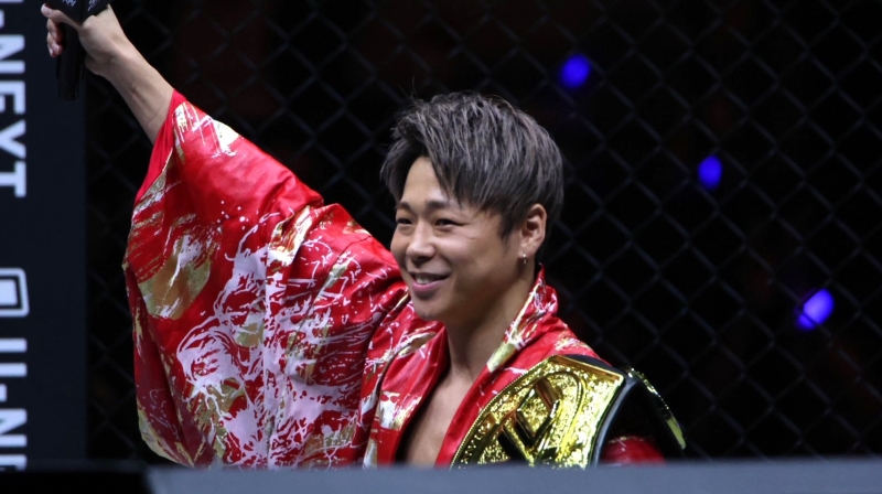 武尊、ONE殿堂入り！現役時の61.2kgまで絞って引退式に登場、魔裟斗から「今までありがとう」