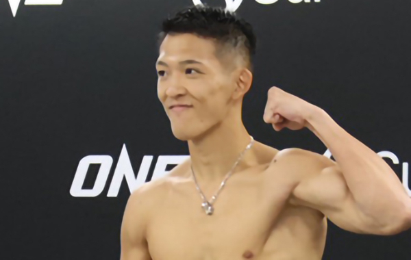 【ONE】野杁正明、力こぶ見せ余裕の笑顔！海人を失神KOしたシアサラニも計量パス
