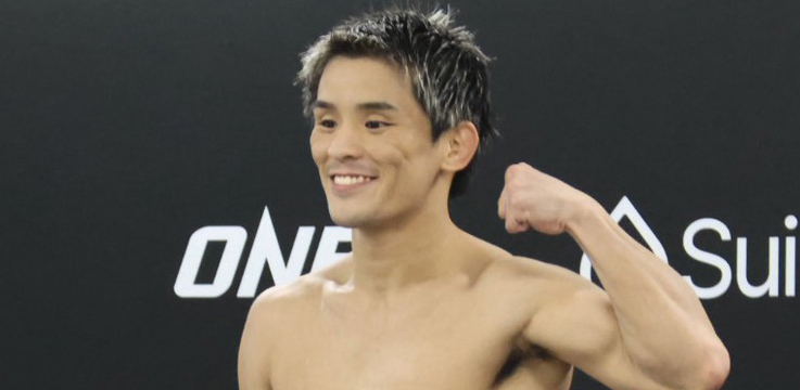 【ONE】与座優貴、引き締まった筋肉で計量パス！“193cm”アナンと決戦へ