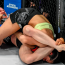 これは危険、関節技の相手に反則の顔面蹴りで一発失格！=米国女子MMA