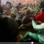 【UFC】殴られた相手が数列先まで転がり落ちる！観客の大乱闘映像が話題に